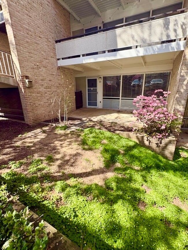 Building Photo - 7547 Spring Lake Dr