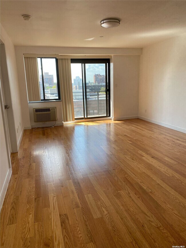 Foto del edificio - 132-35 41st Rd