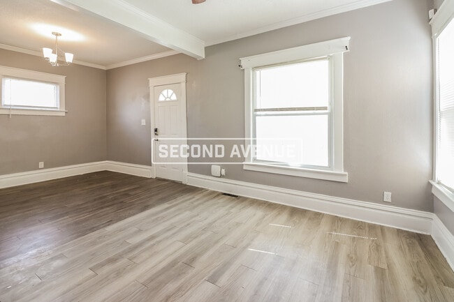 Building Photo - 144 N White Ave