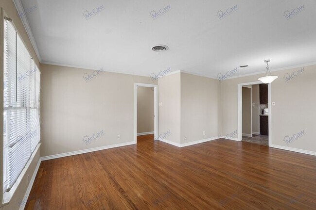 Foto del edificio - 2513 Cumberland Dr