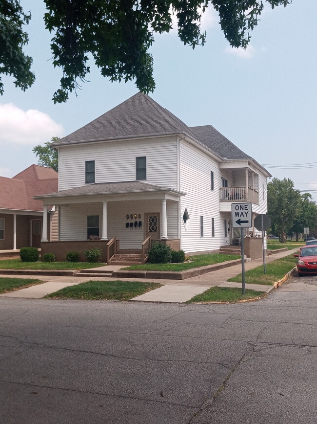 Building Photo - 1701 N 9th St
