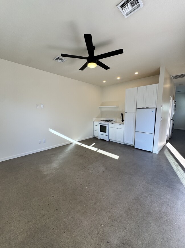 Photo - 2132 W Virginia Ave House