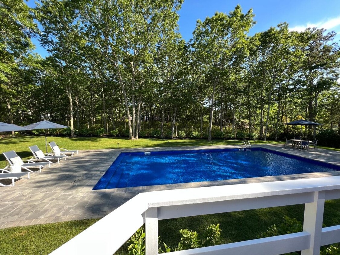 3 Douglas Ct, Hampton Bays, NY 11946 House Rental in Hampton Bays, NY