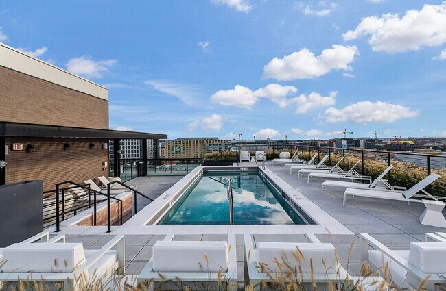 Foto del edificio - 1625 Eckington Pl NE