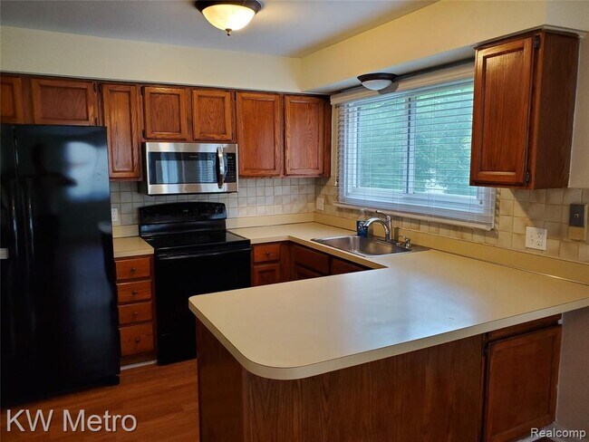 Building Photo - 1496 Colony Dr