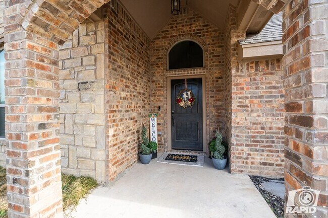 Foto del edificio - COMING SOON!! NOW AVAILABLE - Luxury Rental on Over an Acre!