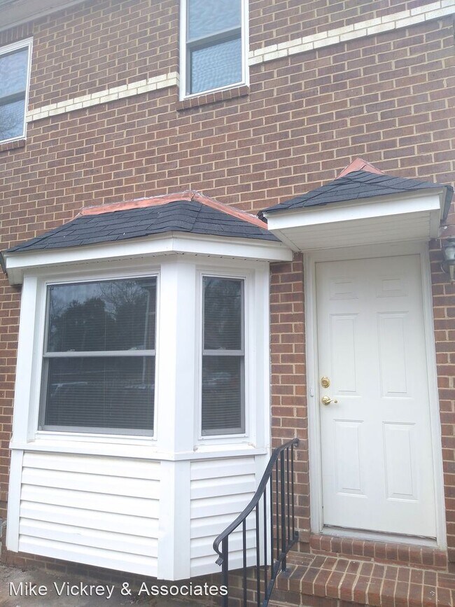 Building Photo - 2 br, 2.5 bath House - 300 Greene Street