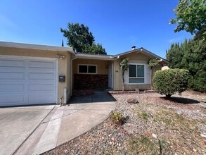 Building Photo - 40251 Laiolo Rd