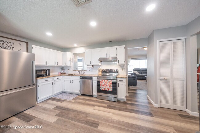 Foto del edificio - 1816 Nanton St NW
