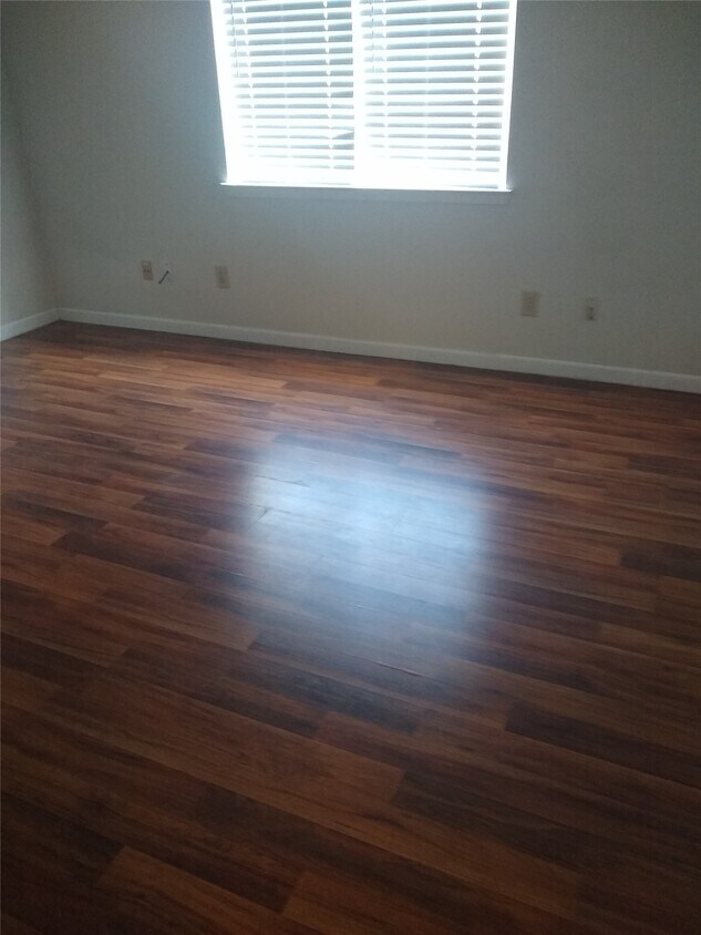 Foto del edificio - 9029 Carousel Ln