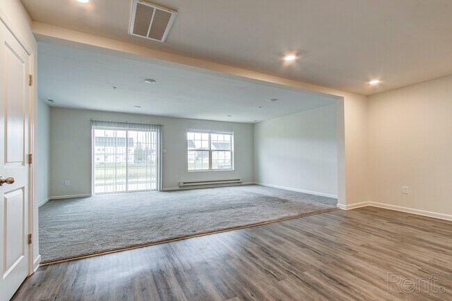 Living room - 23 Ritz Ct