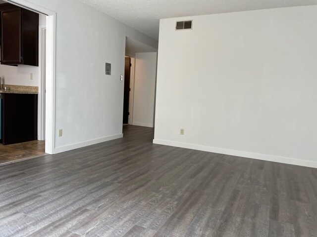 Building Photo - 350 24th Ave