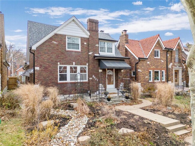 Building Photo - This charming gingerbread home in St. Loui...