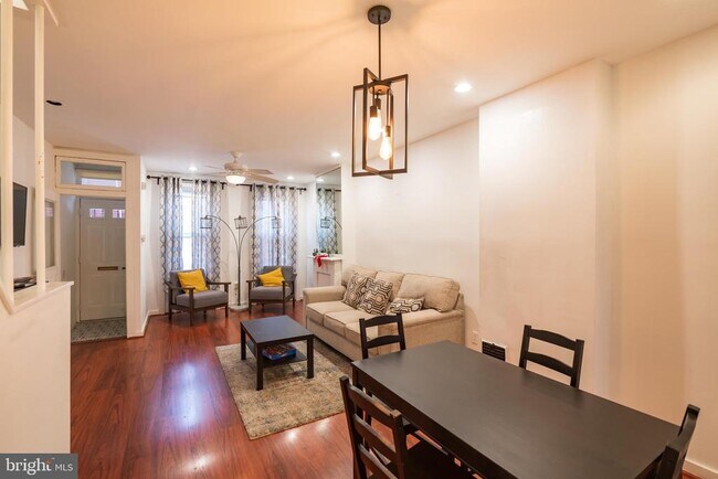 Foto del edificio - 1136 Dorrance St