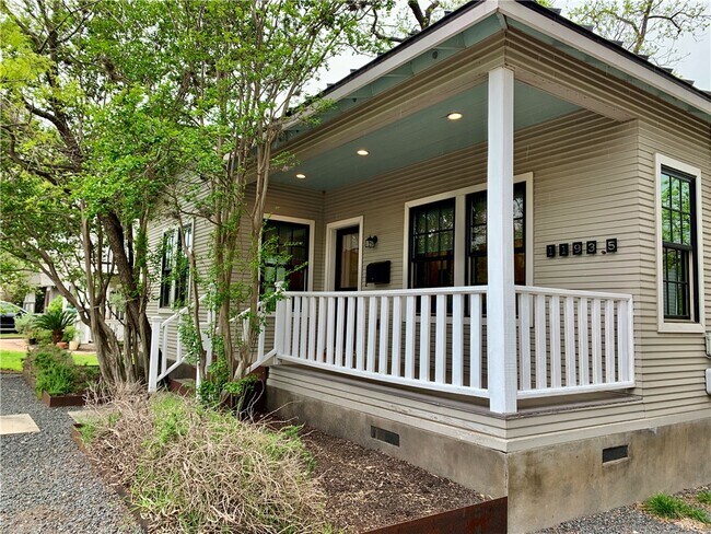 Foto del edificio - 1193 1/2 San Bernard St