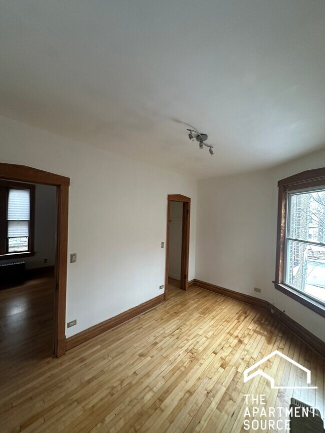 Foto del edificio - 1347 N Ridgeway Ave