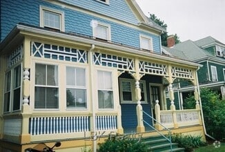 Building Photo - 39 Wesley St