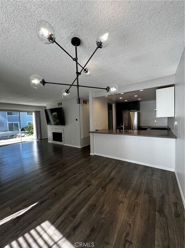 Foto del edificio - 1326 W Park Western Dr