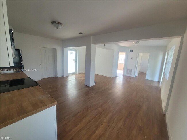 Foto del edificio - 3 br, 2 bath House - 5731 Arthur St # 0