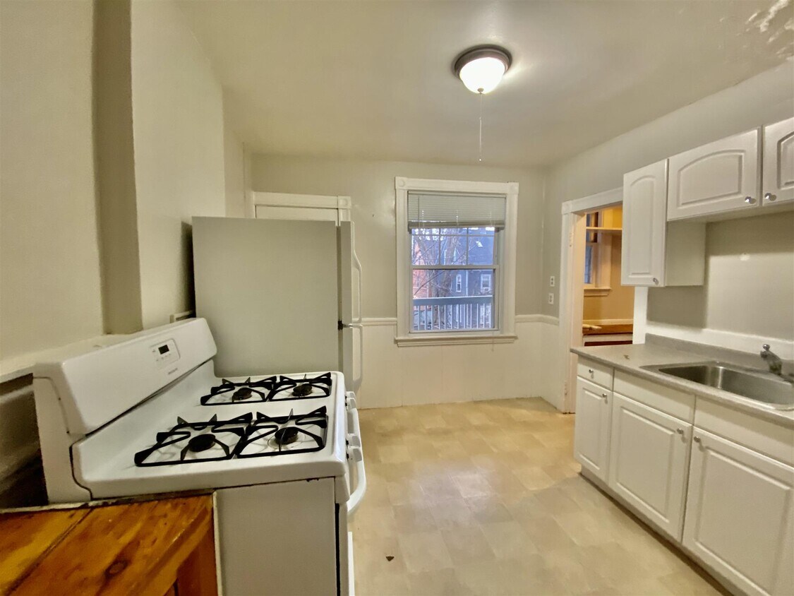 Foto principal - 9 Eustis St