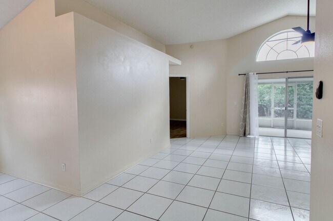 Foto del edificio - 10538 Sun Villa Blvd - Available December ...