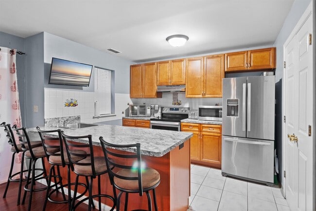Foto del edificio - 124 Creekside Cir