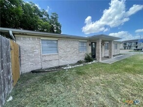 Building Photo - 102 Milann St