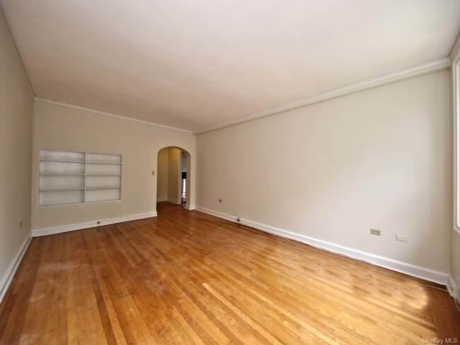 Foto del edificio - 223 Larchmont Acres