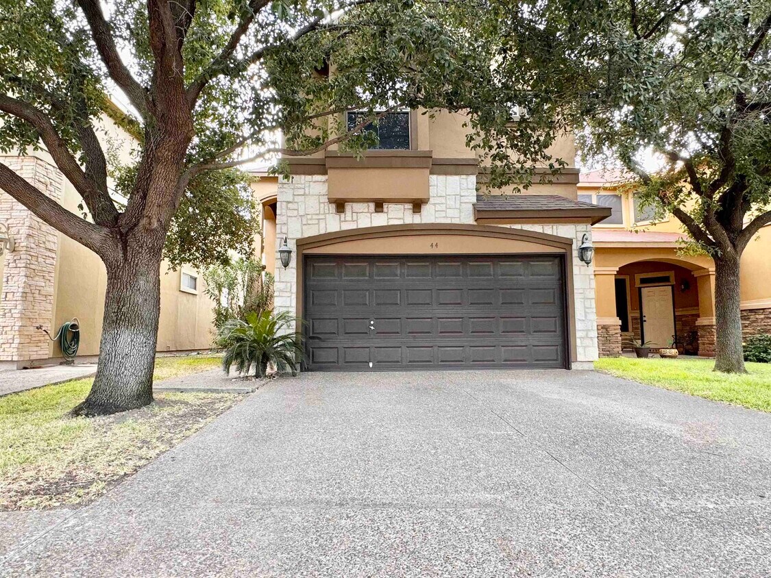 Primary Photo - 9310 Albany Dr