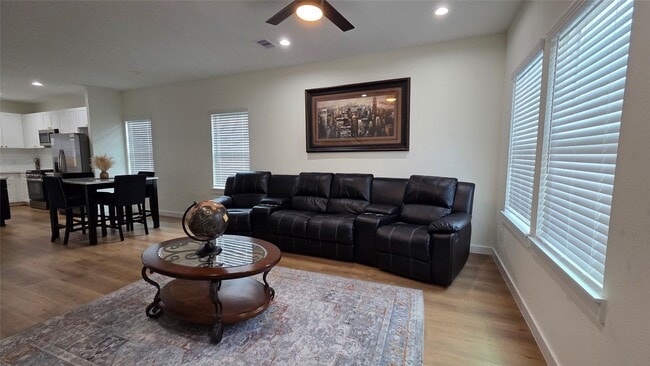 Foto del edificio - 8113 Miley St