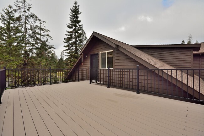 Building Photo - Charming Gypsy Bay ADU in North Idaho