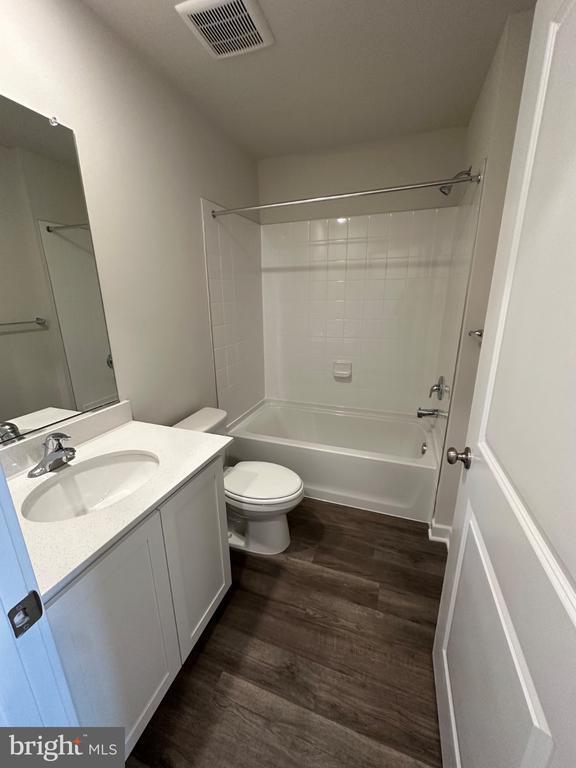 Foto del edificio - 7421 Calm Retreat Blvd