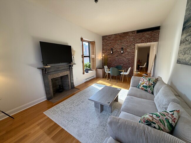 Building Photo - 160 Commonwealth Ave