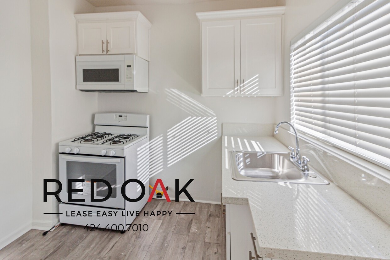 Foto principal - 979 S Oxford Ave