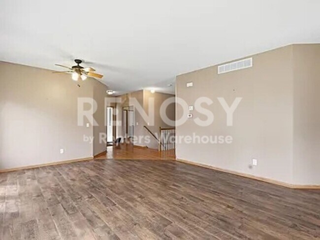 Foto del edificio - 6452 MacLaren Ave NE