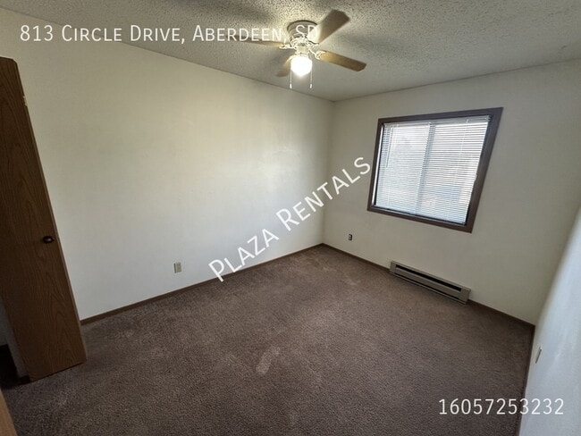 Building Photo - 307 11th Ave NW