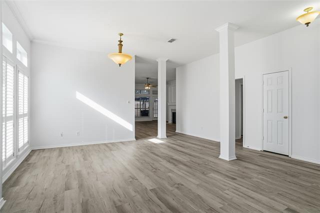 Foto del edificio - 1602 Meadow Park Dr