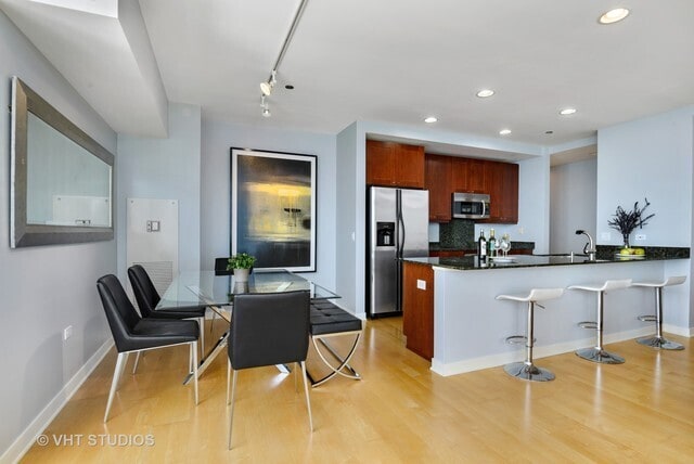 Foto del edificio - 737 W Washington Blvd