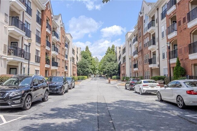 Building Photo - 1850 Cotillion Dr
