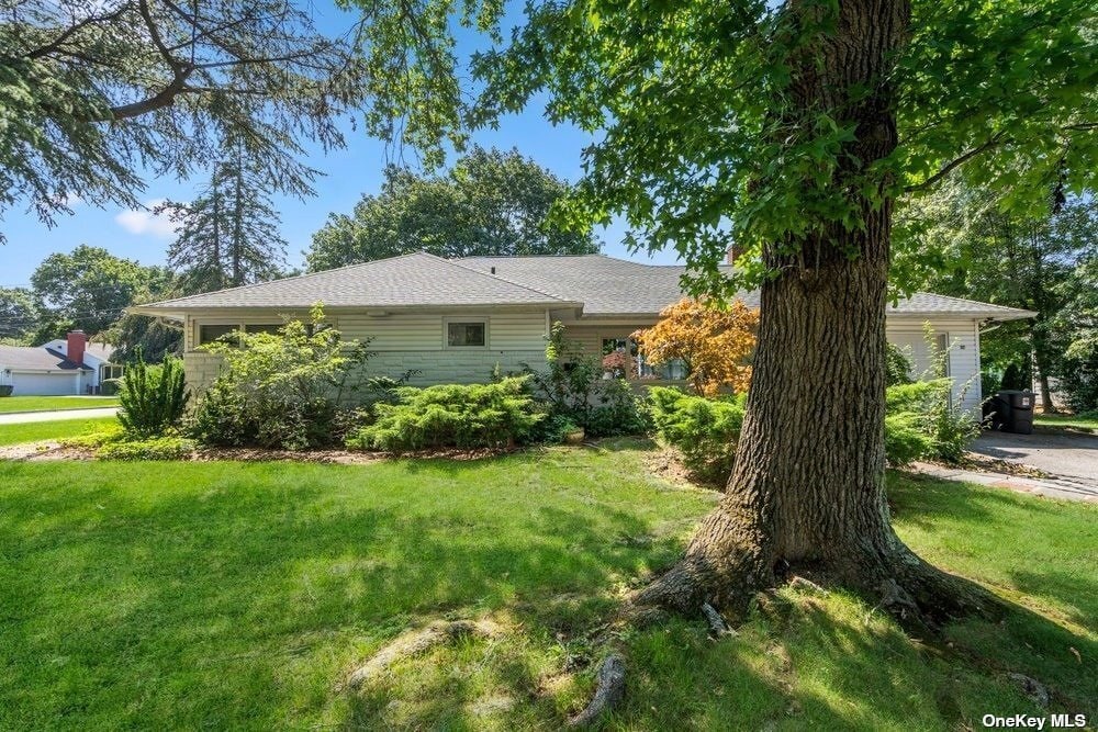 134 Westwood Cir, Roslyn Heights, NY 11577 House Rental in Roslyn