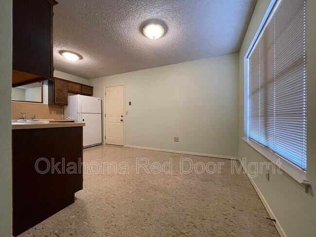 Foto del edificio - 1600 NE 5th St