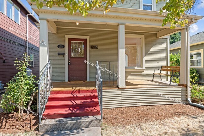 Building Photo - University Park Farmhouse with Yard, Deck ...