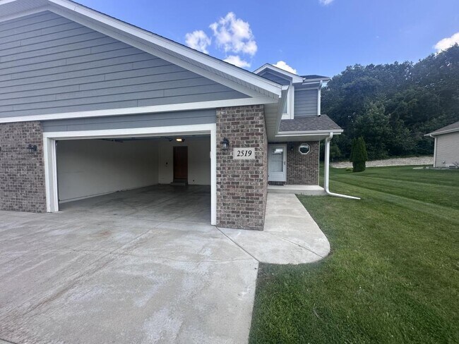 Foto del edificio - 2519 Parkfield Dr