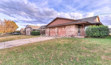 Building Photo - 928 SW 97th St