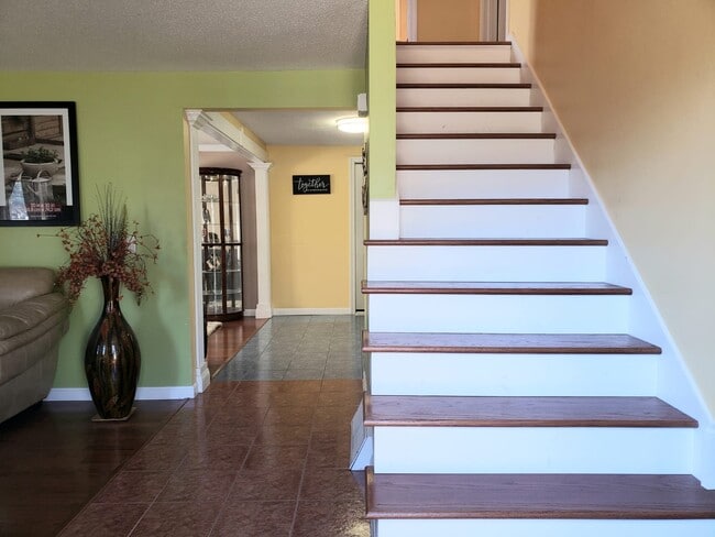 Foto del edificio - 51 Macdonald Dr