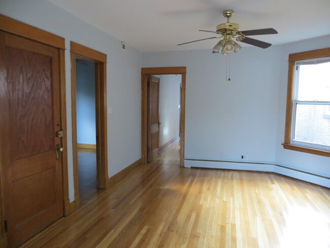 Foto del edificio - 3711 N Damen Ave