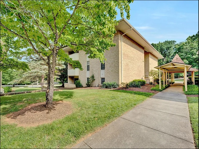Building Photo - 5260 Crossbow Cir