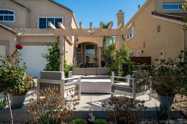 Building Photo - 2279 Rock Crest Glen