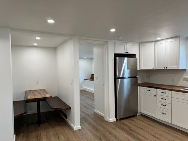 Building Photo - 380 13th ST