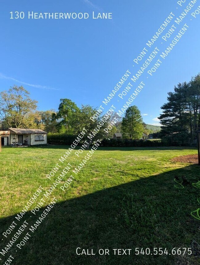Foto del edificio - 130 Heatherwood Ln